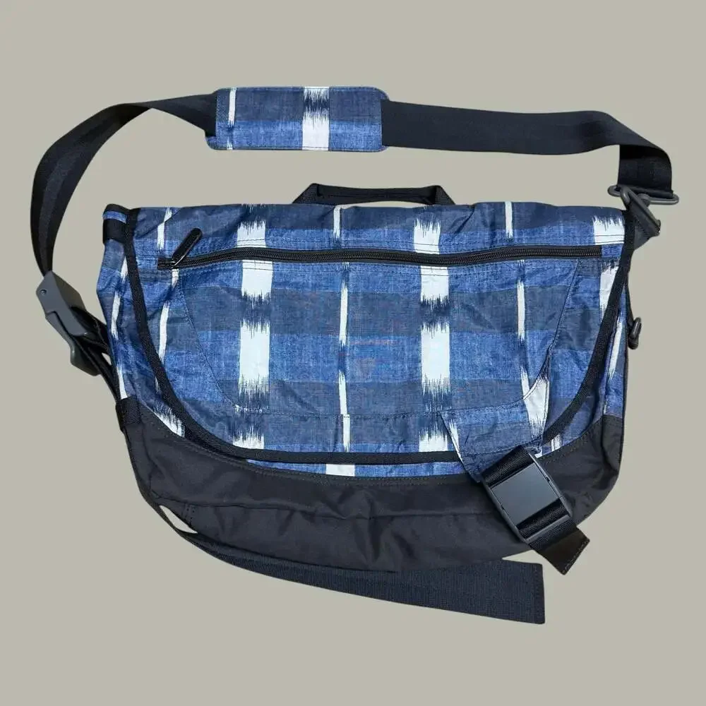 LeSportsac Blue Plaid Messenger Laptop Bag